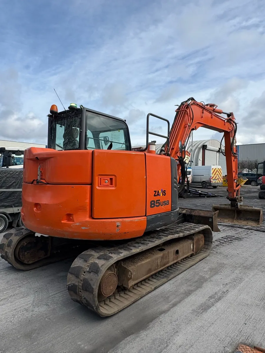 2018 hitachi zx85-5a - Image 1