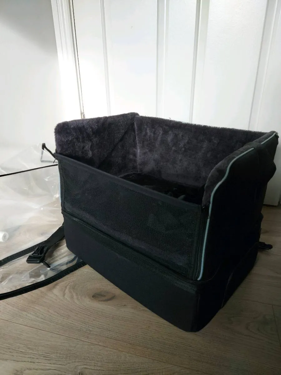 Dog car seat - Image 1