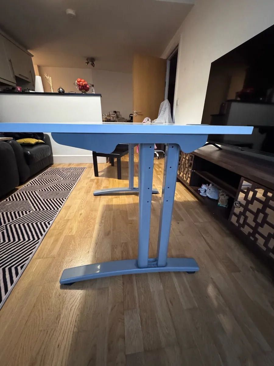 Office desk - Image 2