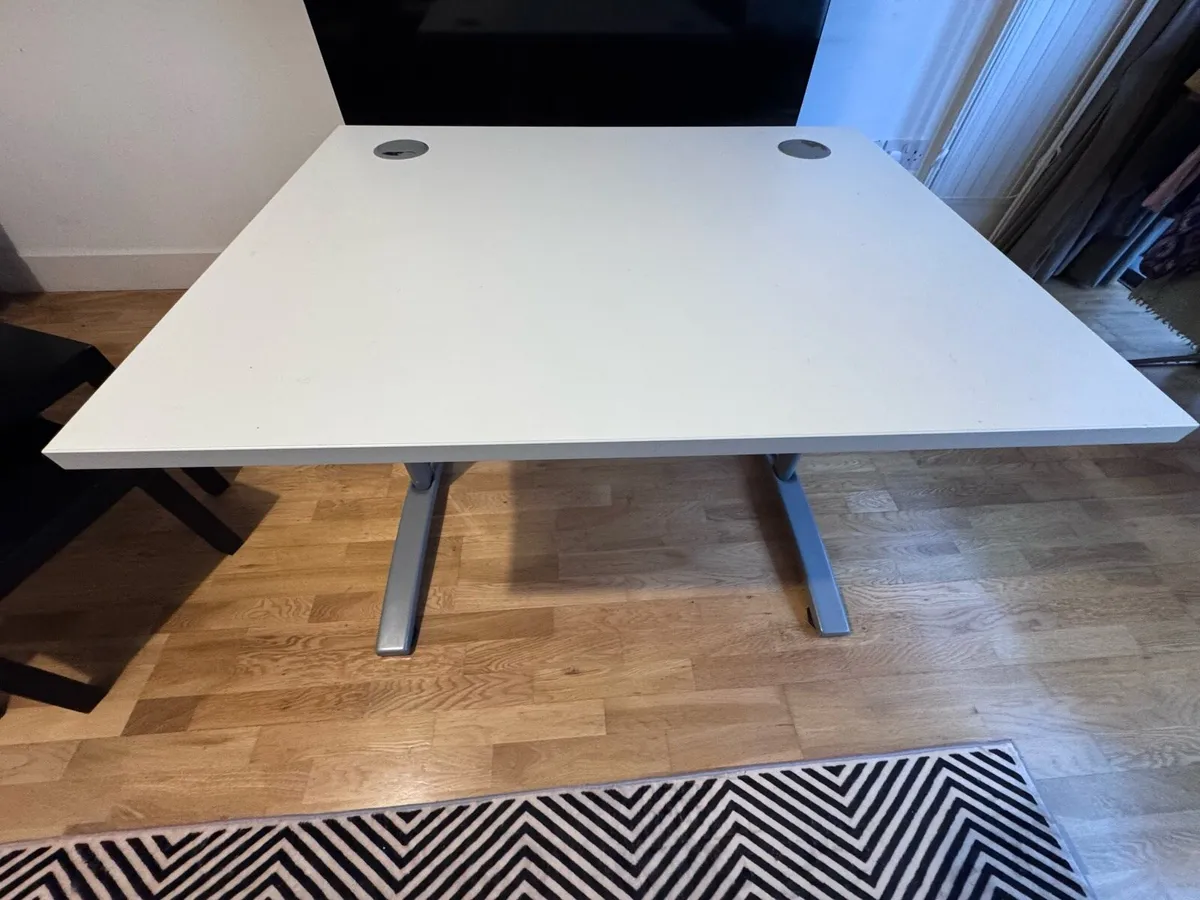 Office desk - Image 3