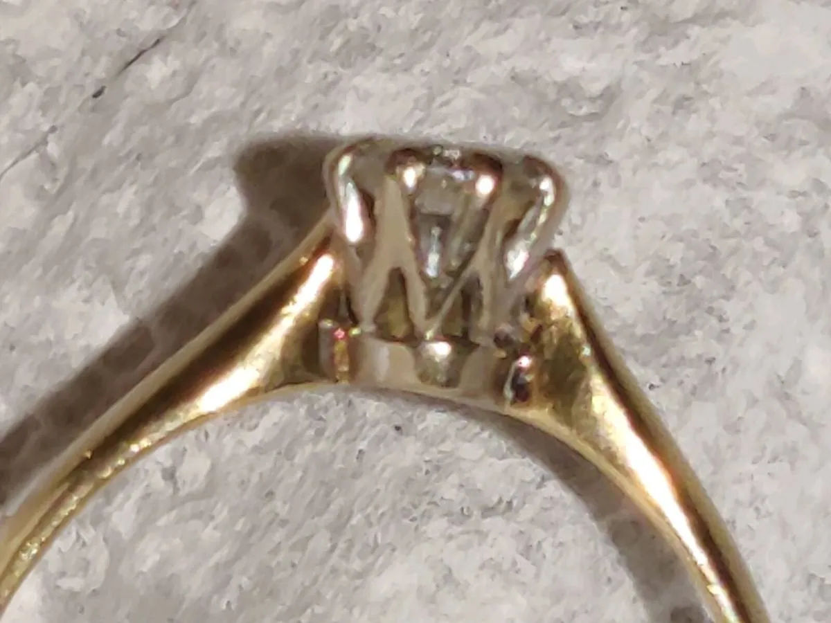 LARGE DIAMOND SOLITAIRE, 9CT Thick Gold New Ring ! - Image 2