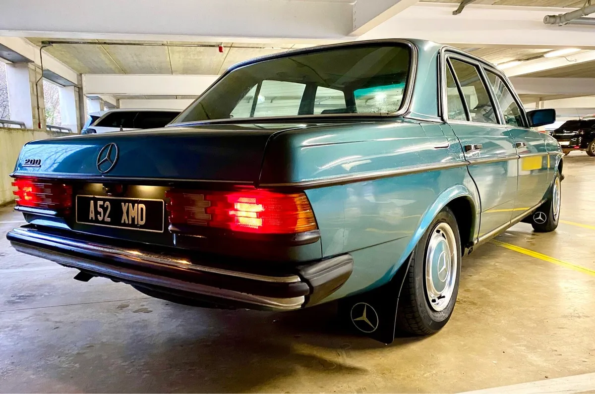 Mercedes Benz 200 - Image 2