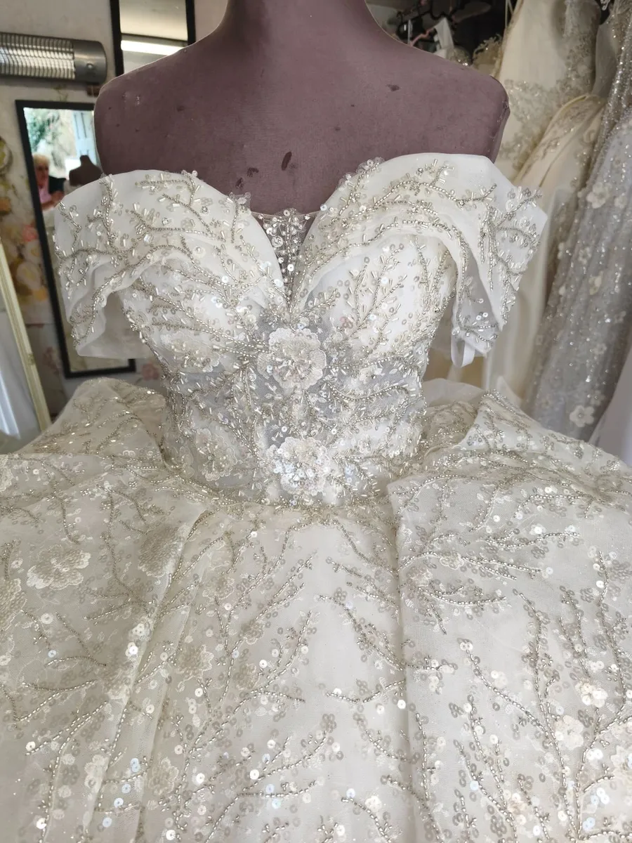 Wedding dress - Image 1