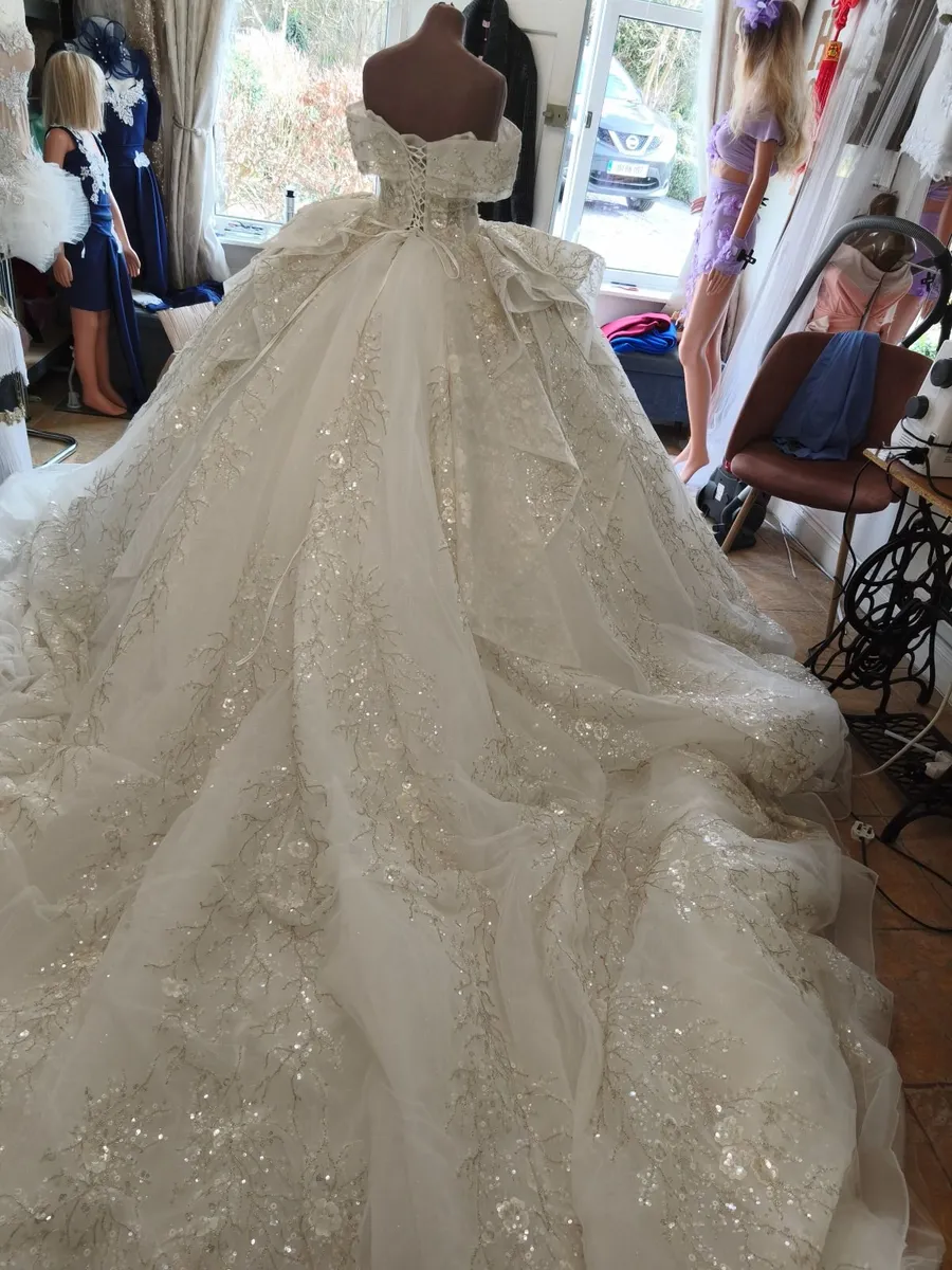 Wedding dress - Image 3