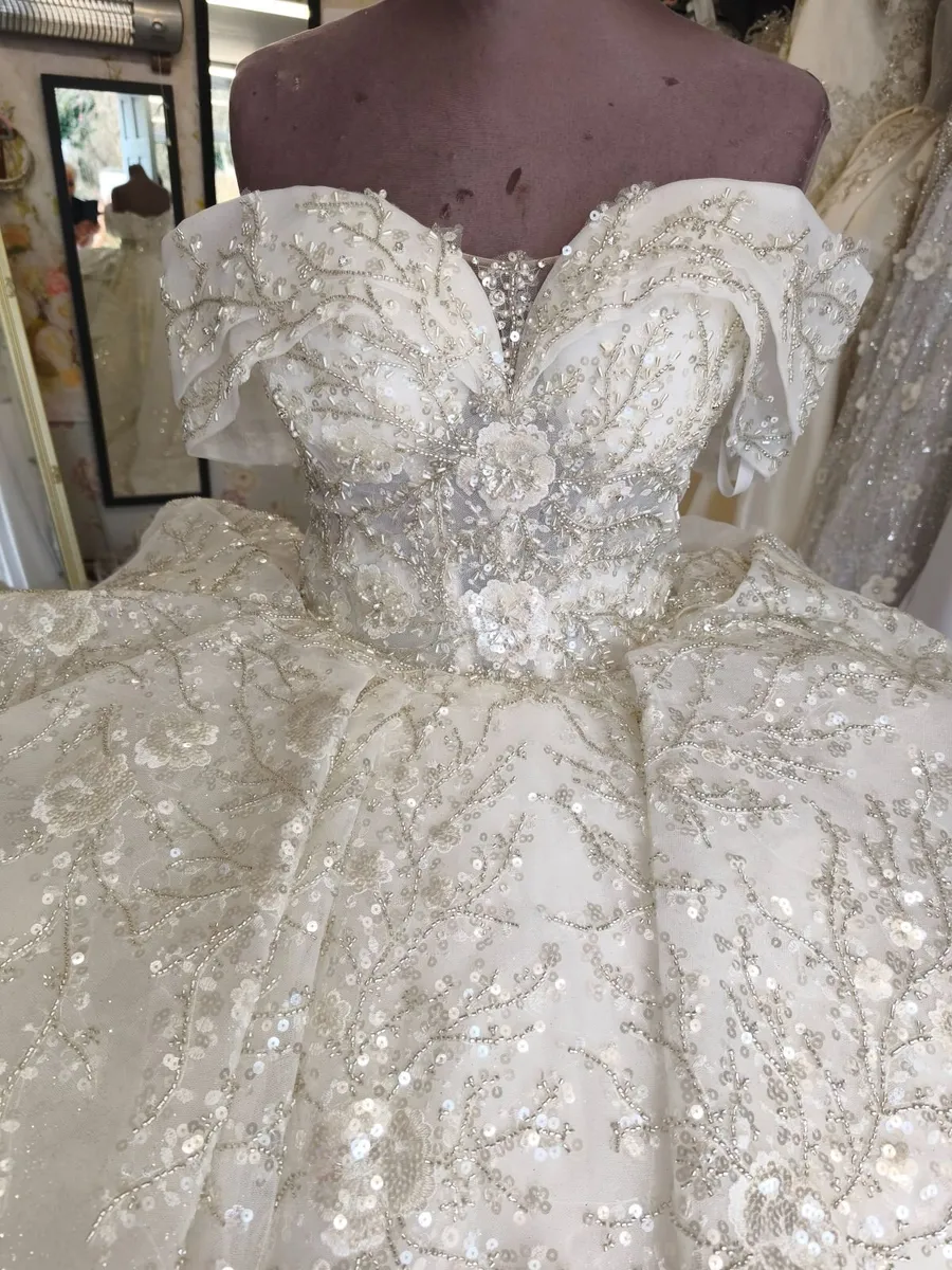 Wedding dress - Image 4