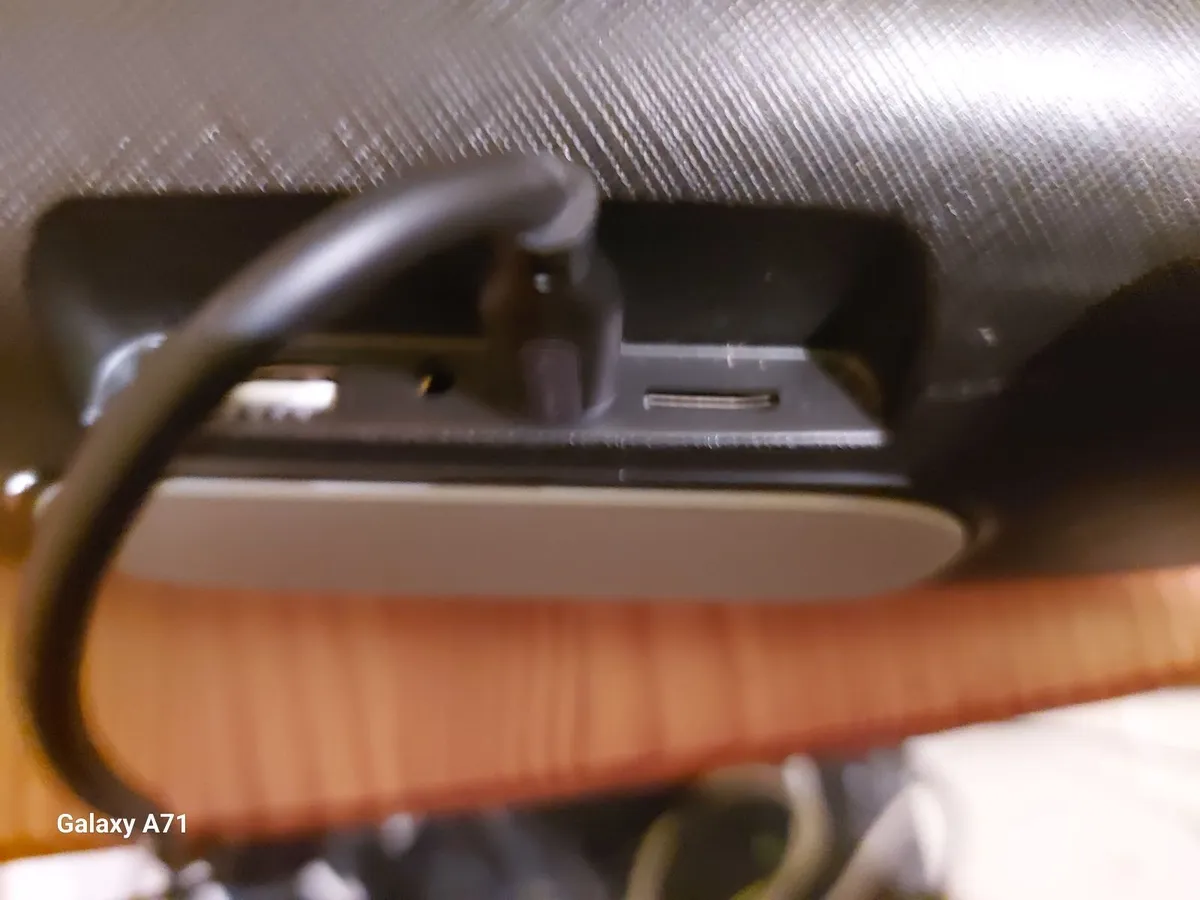 S5000 Bluetooth Speaker in excellent condition - Image 3