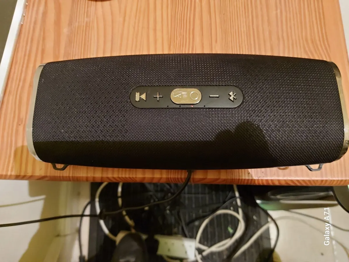 S5000 Bluetooth Speaker in excellent condition - Image 1