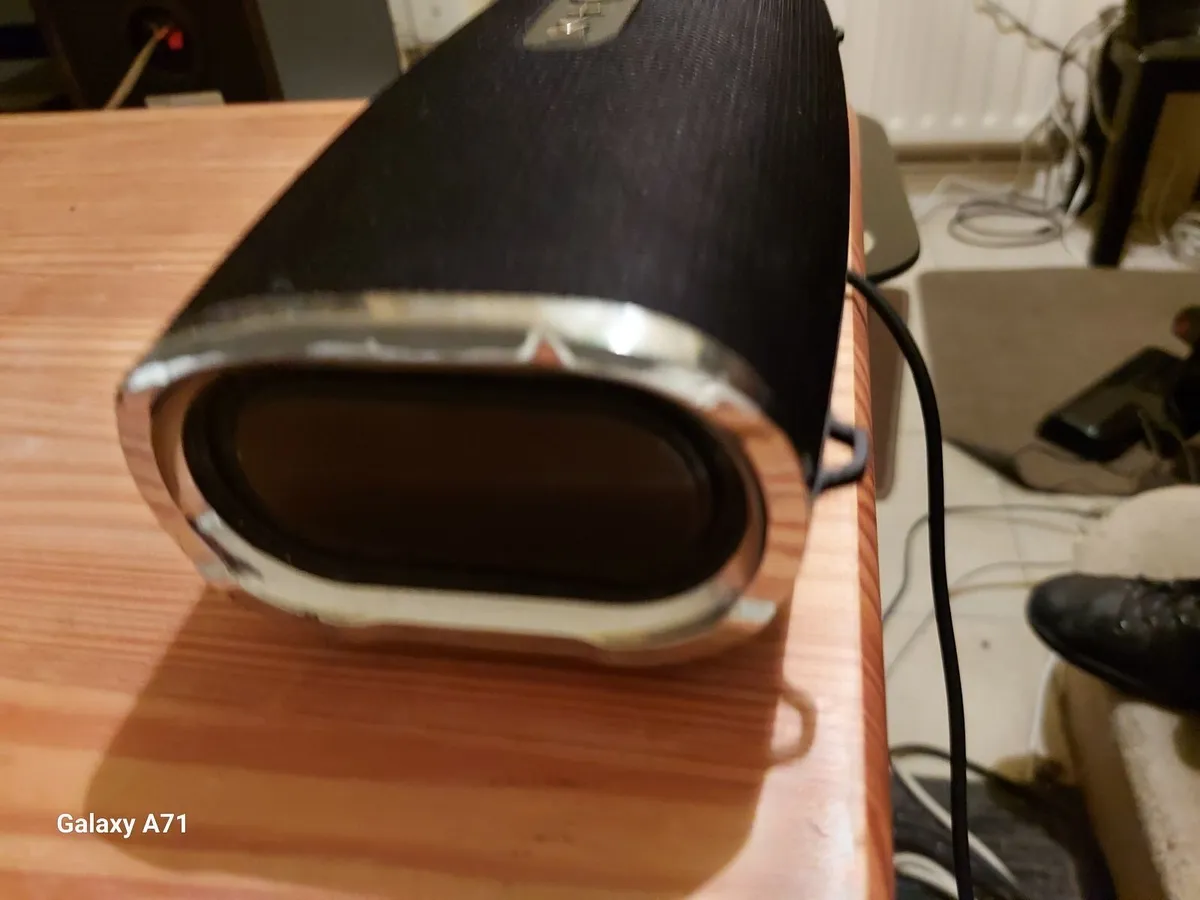 S5000 Bluetooth Speaker in excellent condition - Image 4