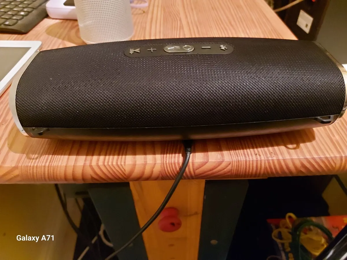 S5000 Bluetooth Speaker in excellent condition - Image 2