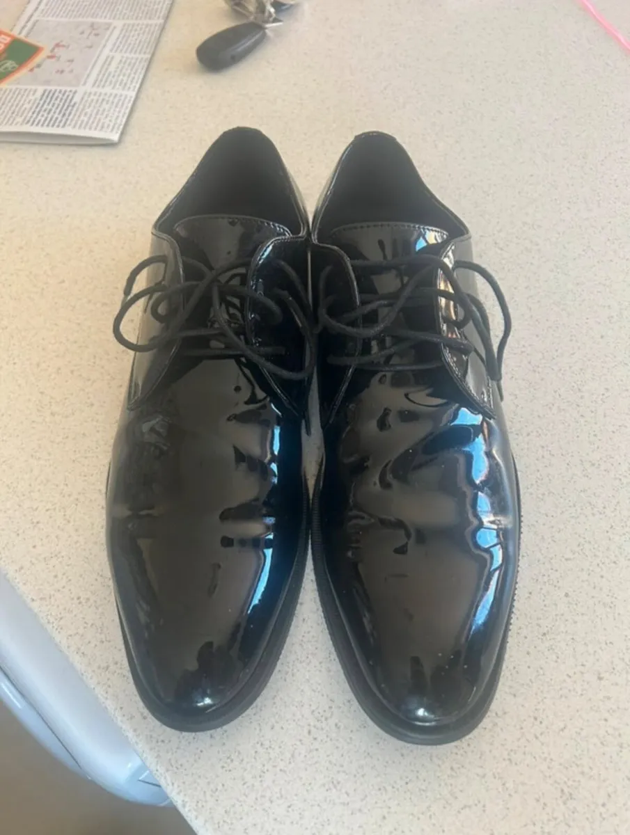 Black shiny Men's dress shoes - Image 1