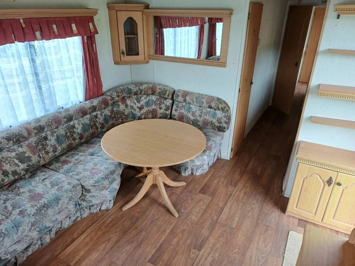 35ft x 10ft 3 bedroom Mobile Home for sale - Image 2