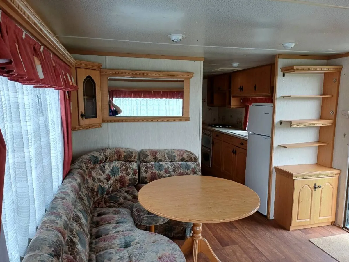 35ft x 10ft 3 bedroom Mobile Home for sale - Image 3