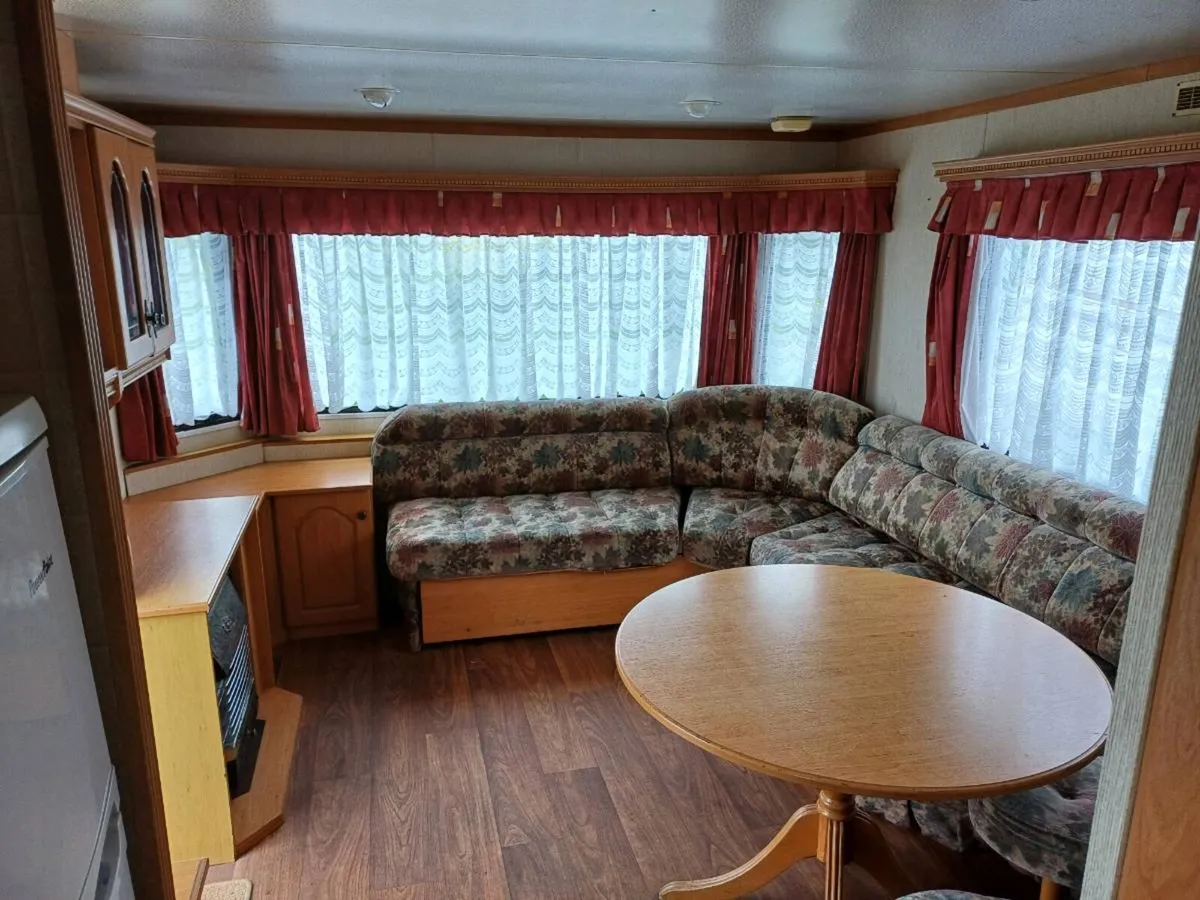 35ft x 10ft 3 bedroom Mobile Home for sale - Image 4