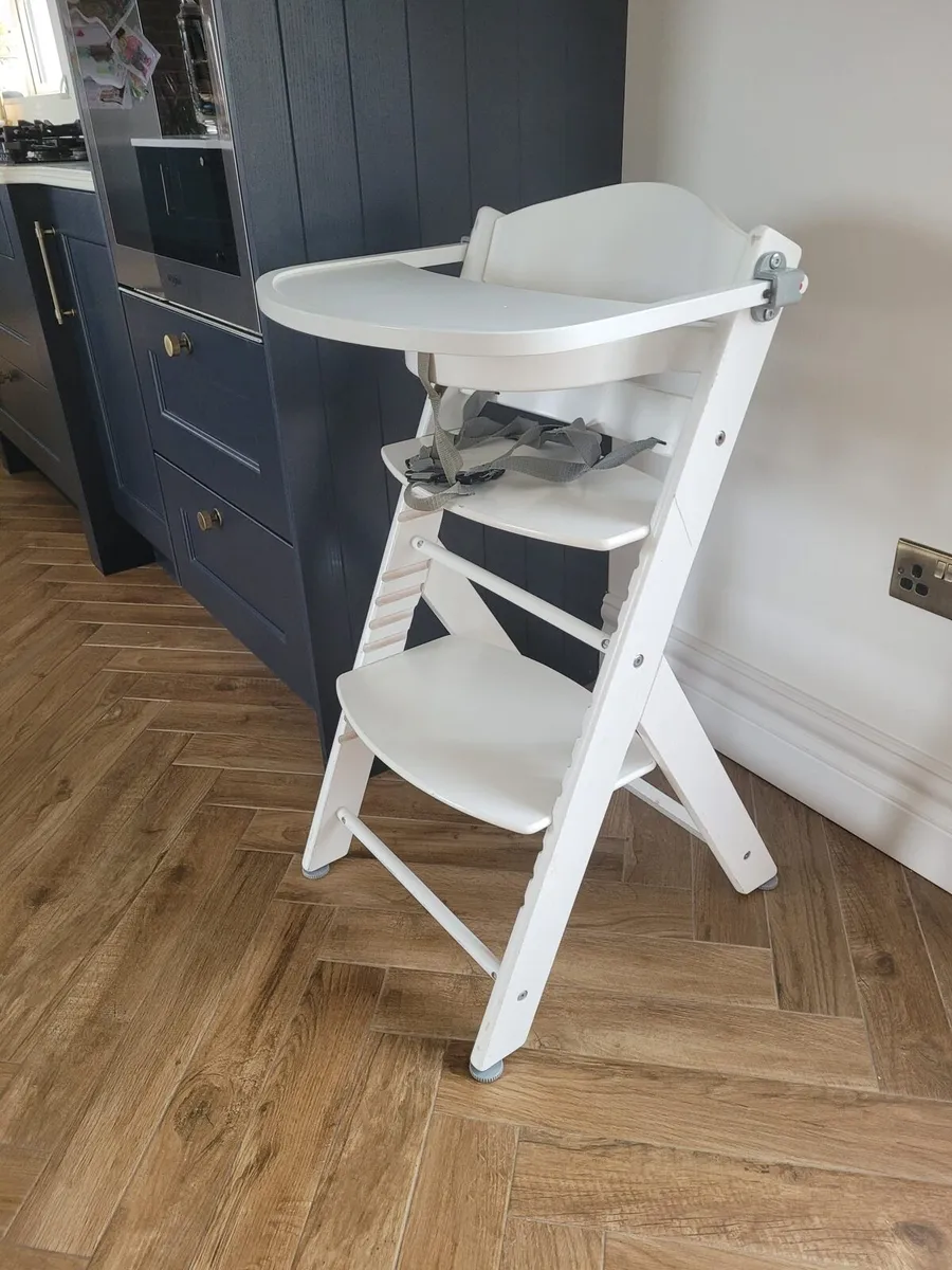 Baby highchair/feeding chair
