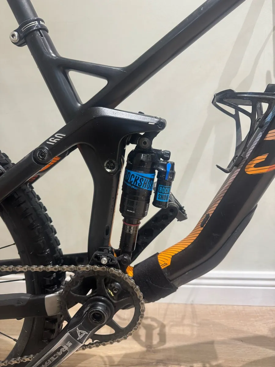 Canyon strive C.F 8.0  race (Mountain bike) - Image 2