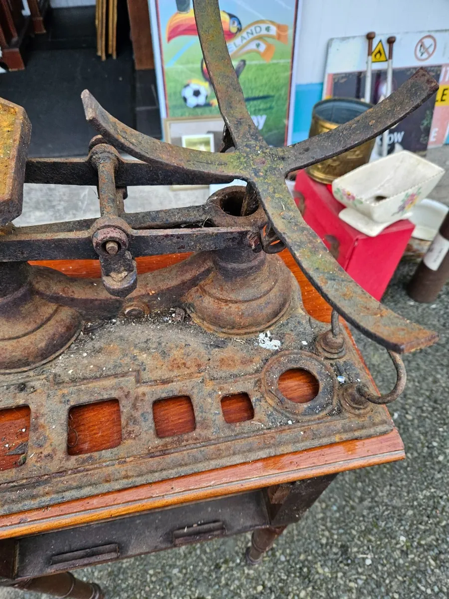 Vintage Weighing Scales - Image 4