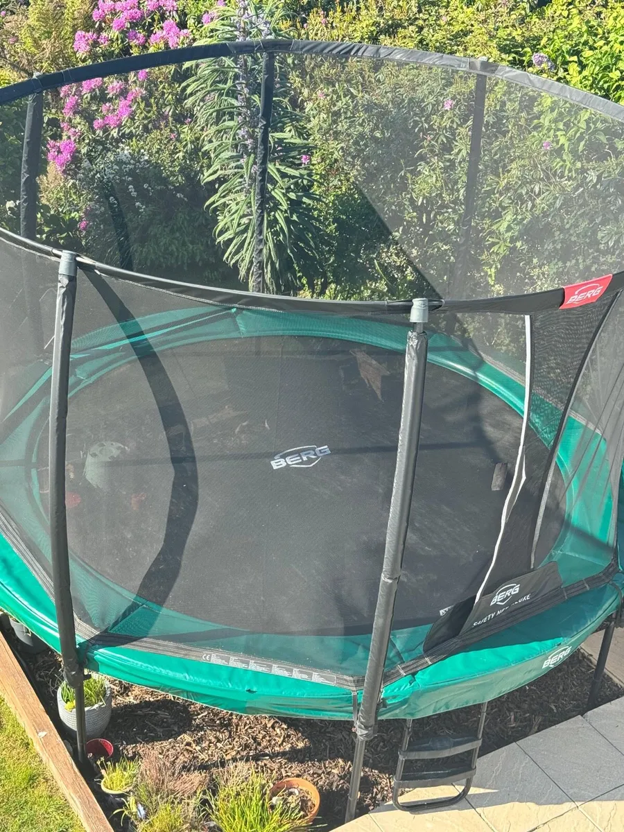 Berg 380cm DeLuxe Trampoline - Image 2