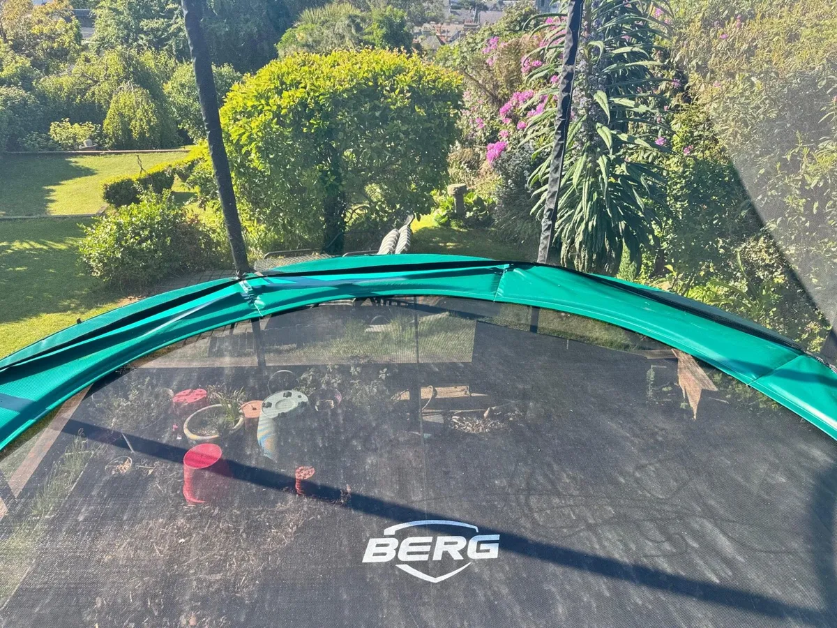 Berg 380cm DeLuxe Trampoline - Image 3