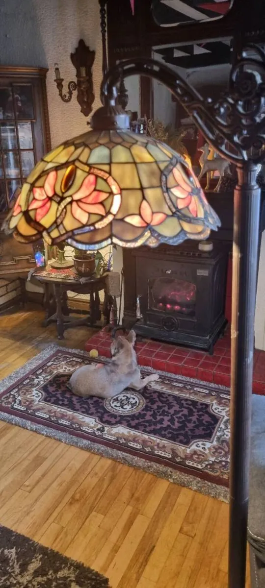 STUNNING TIFFANY LAMP - Image 2