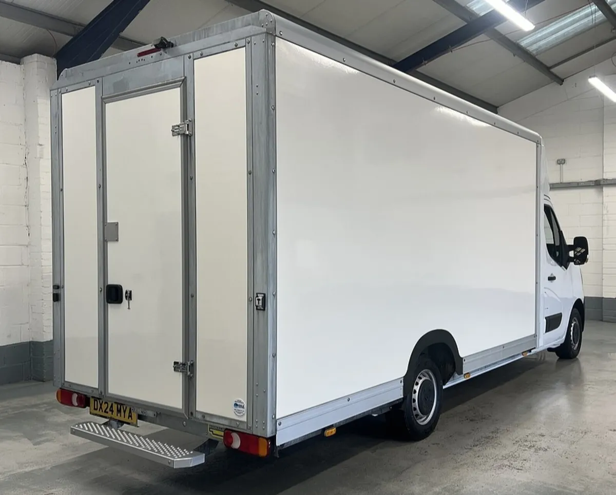 2024 Renault Master Luton Box Low Loader Van - Image 3
