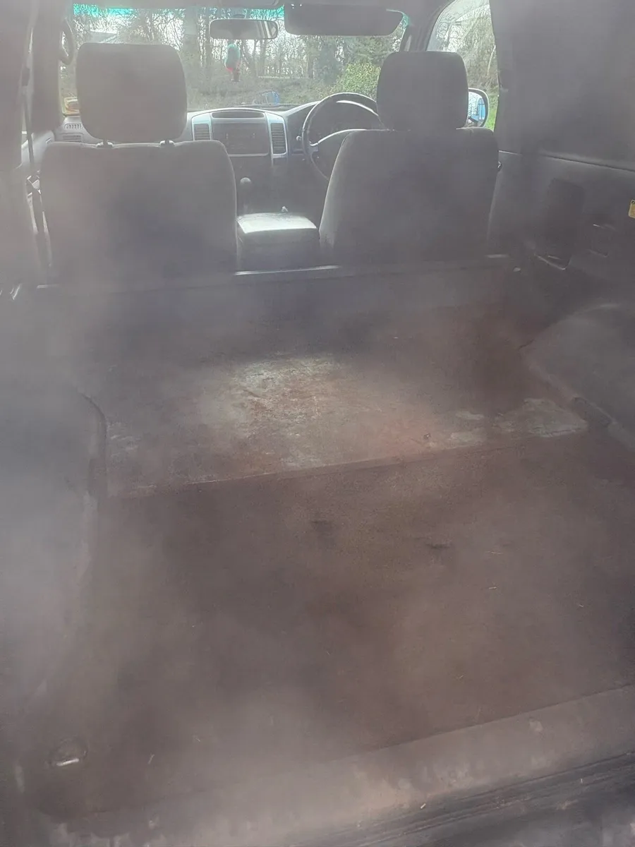 Toyota Land Cruiser - Image 3