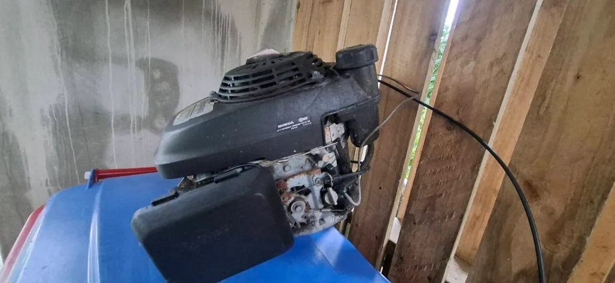 Lawnmower engine - Image 3