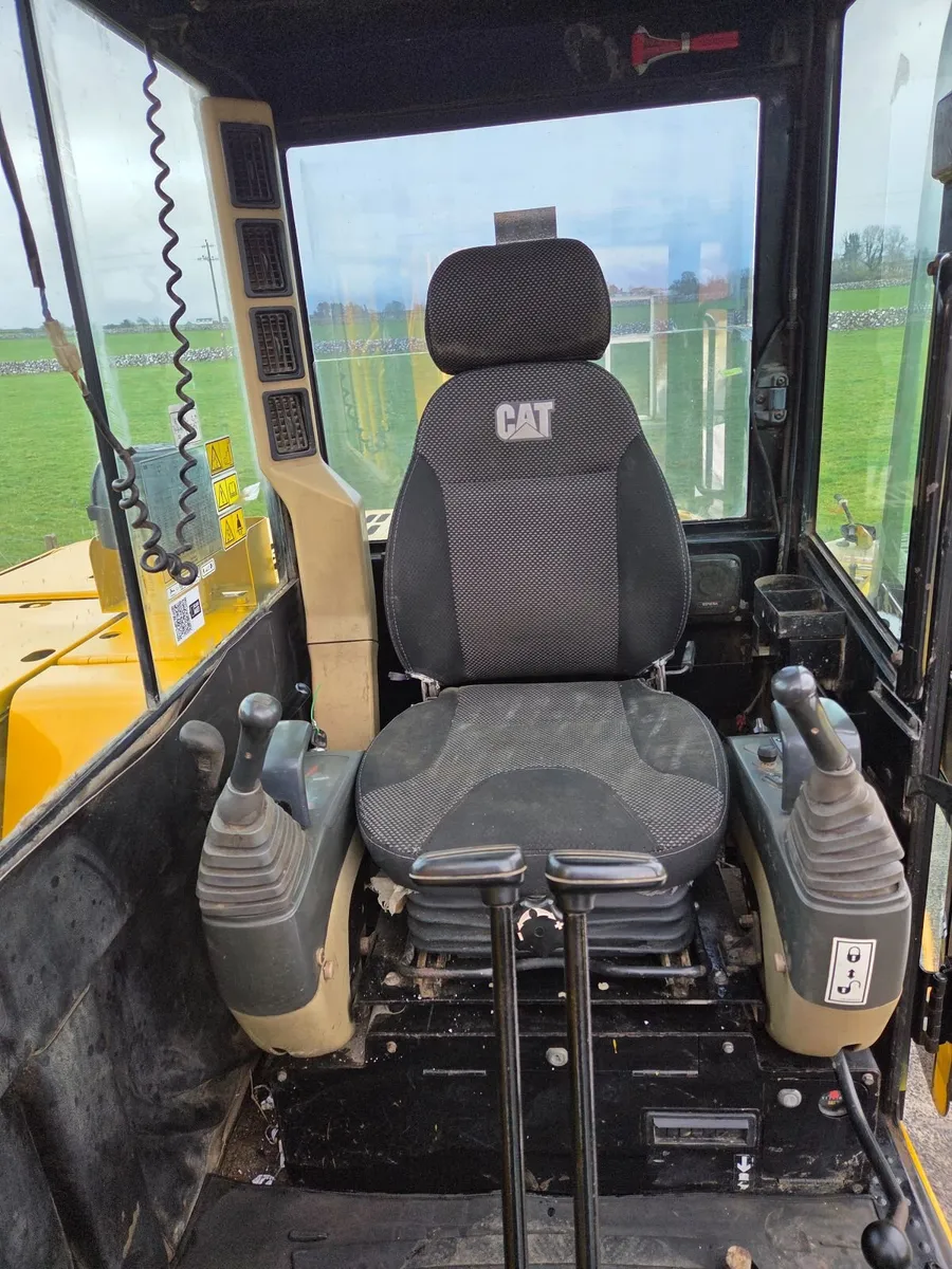 CAT 306 digger (2012) - Image 4