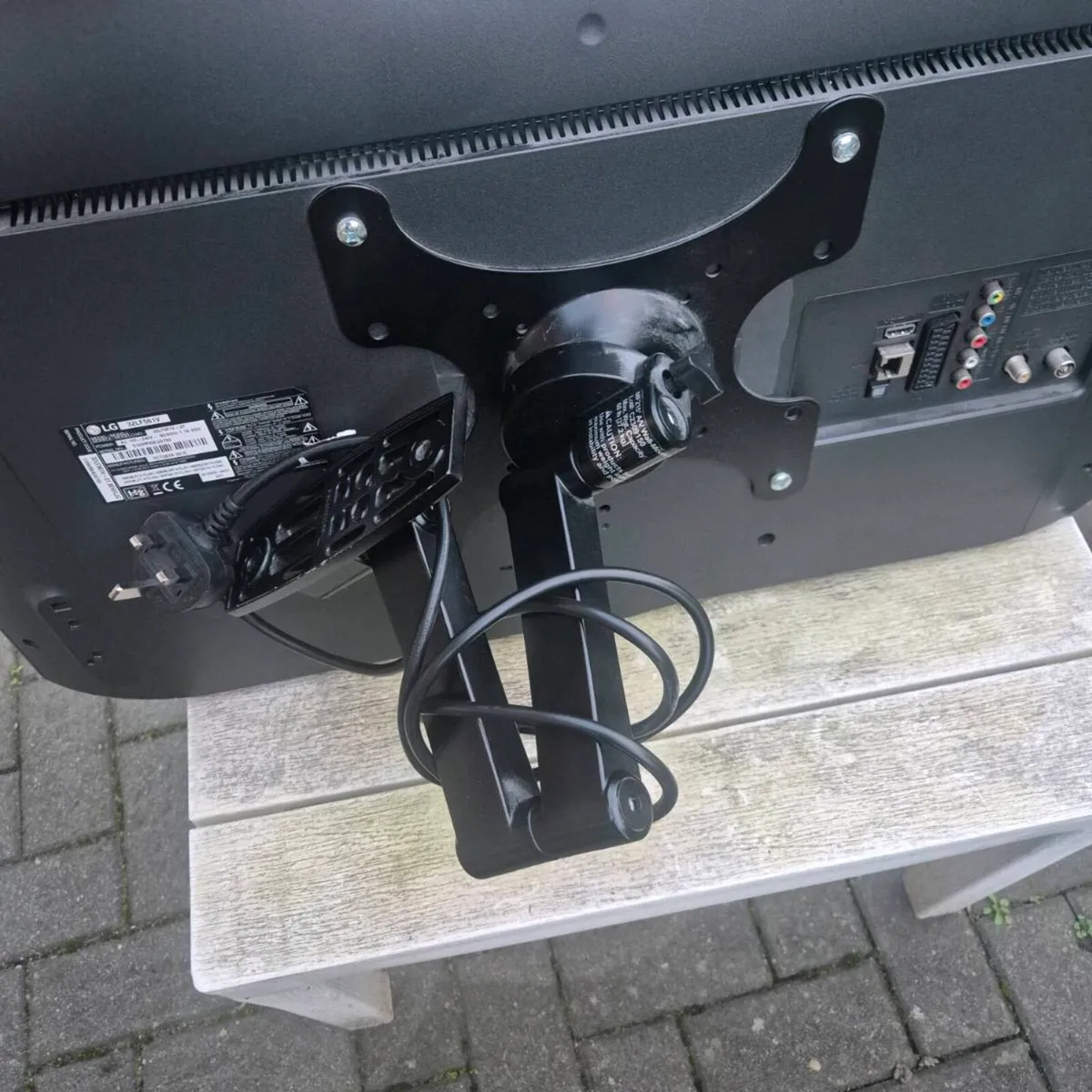 TV LG 32" Great Condition - Image 2