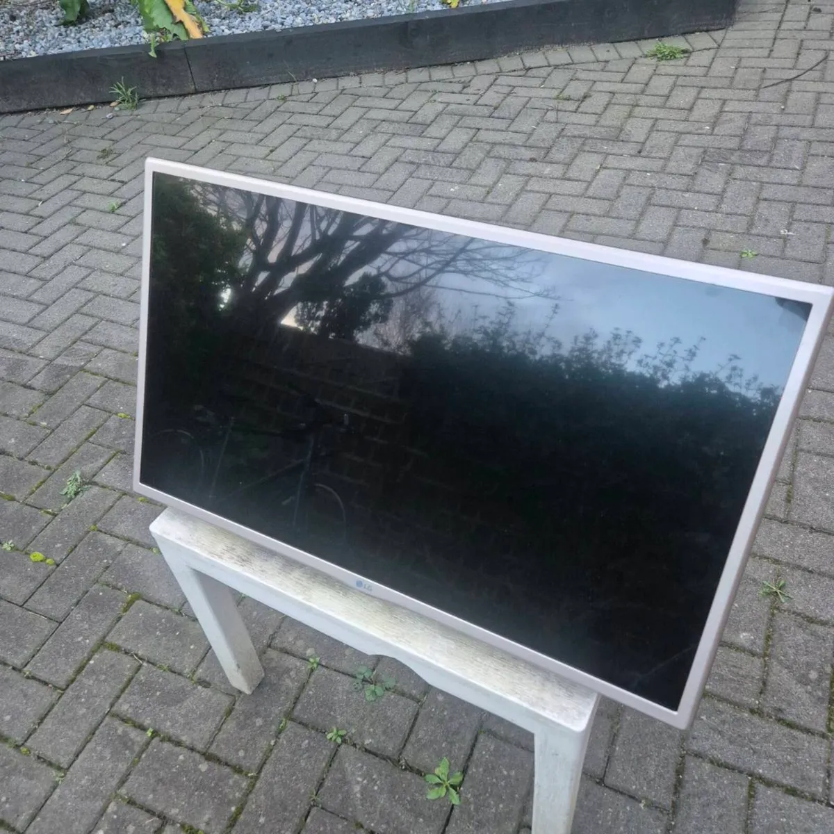 TV LG 32" Great Condition - Image 1