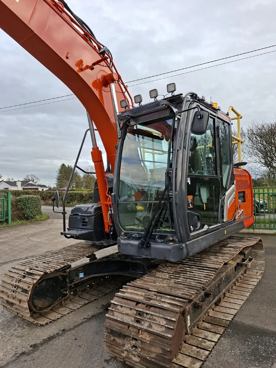 2023 Hitachi ZX130-7 (3200hrs) - Image 4