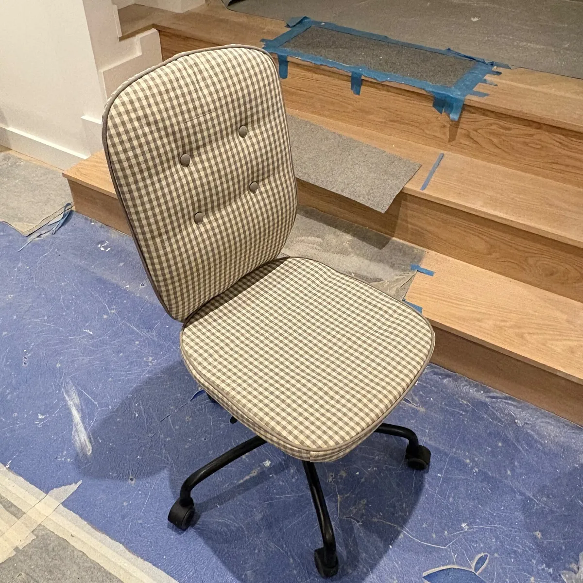 Swivel chair - Image 1