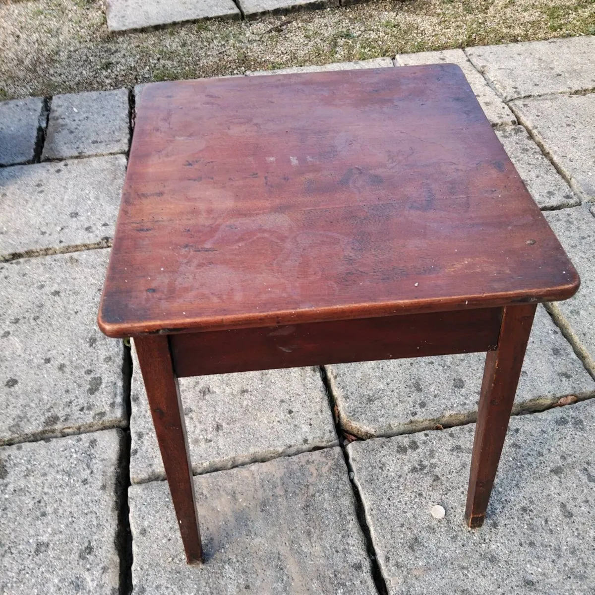 Small Table - Image 3