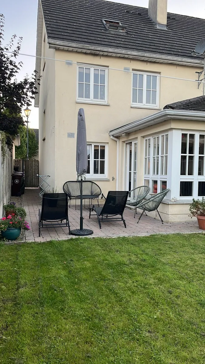 Garden furniture - Image 1