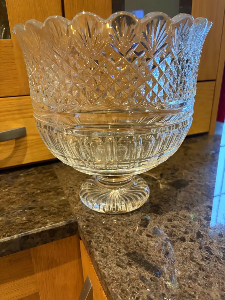 Waterford crystal decorative large bowl - Image 1