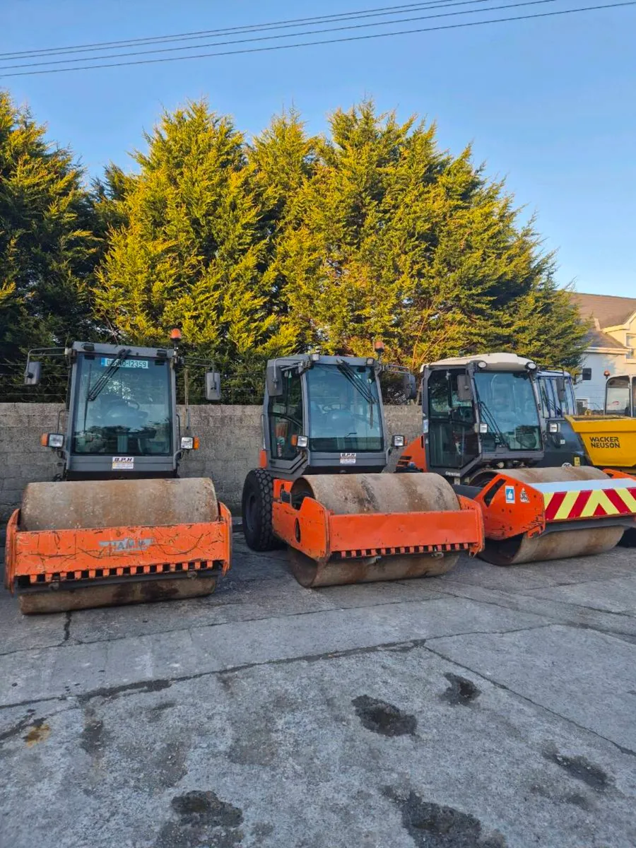 Rollers and road graders.    Self Drive - Image 4