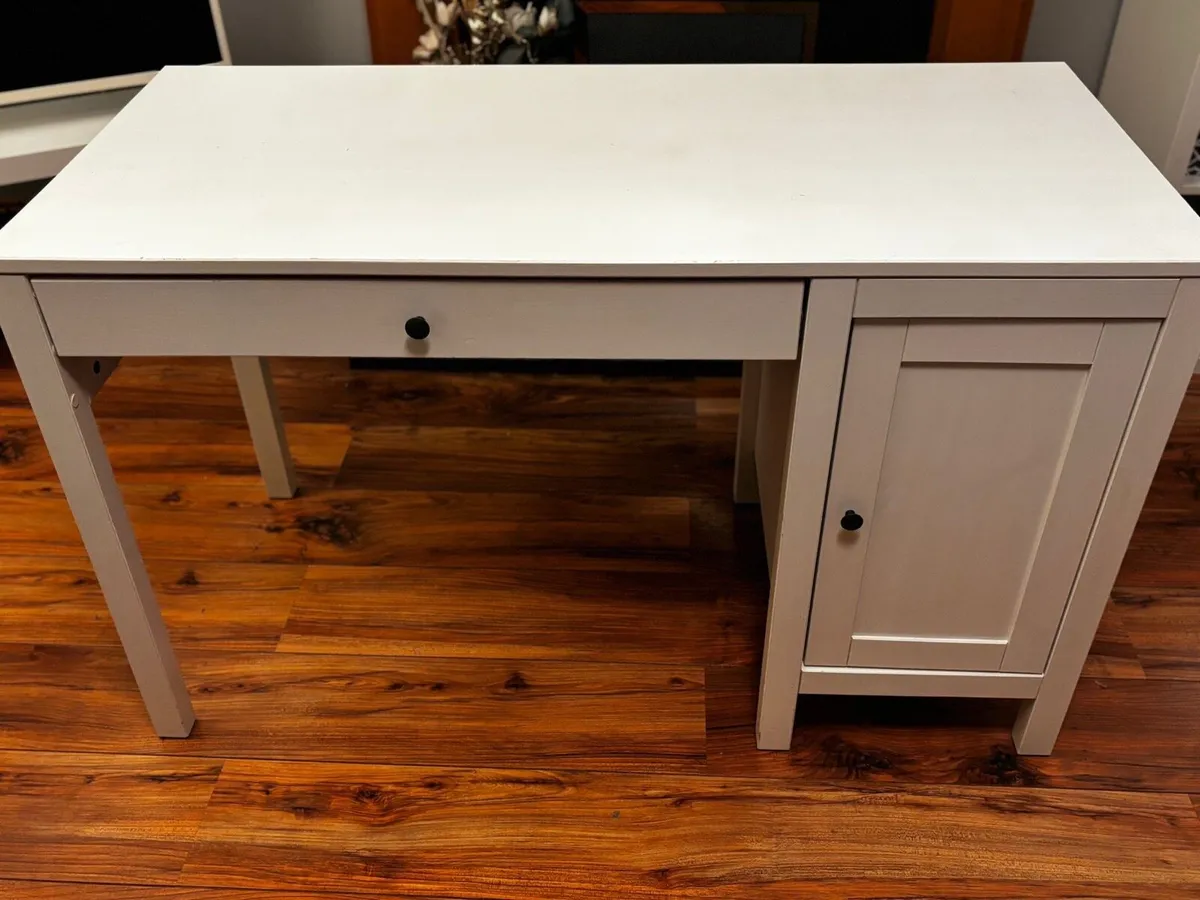 Study / Office desk - Image 1