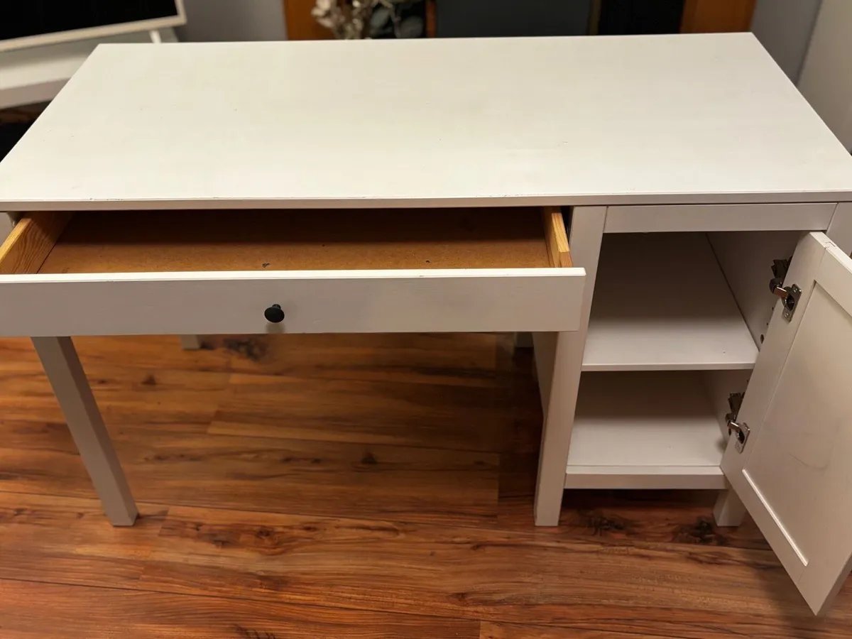 Study / Office desk - Image 2