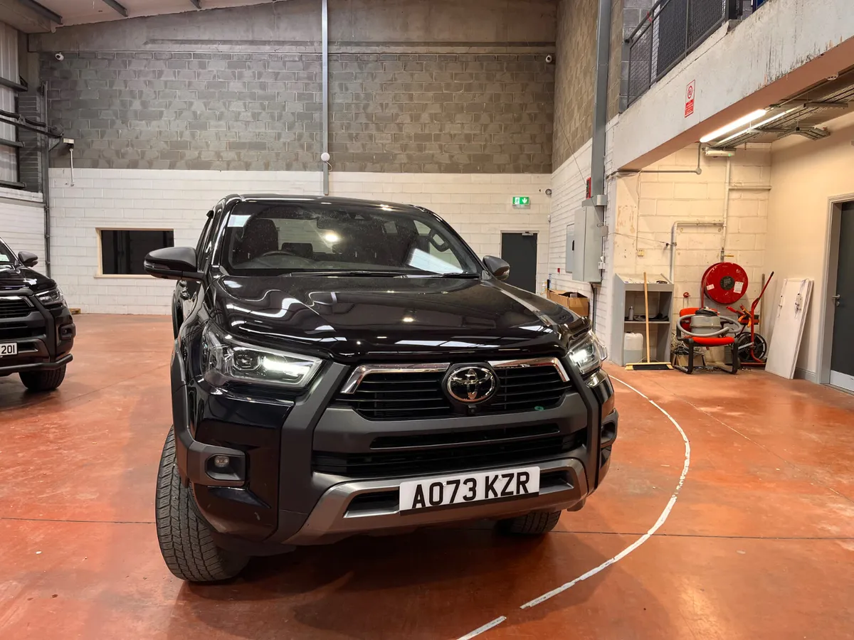 2023 Toyota Hilux 2.8 Invincible X Auto - Image 3