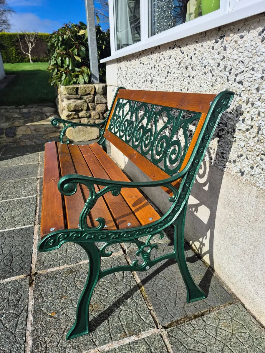 Cast iron Garden bench - Image 1