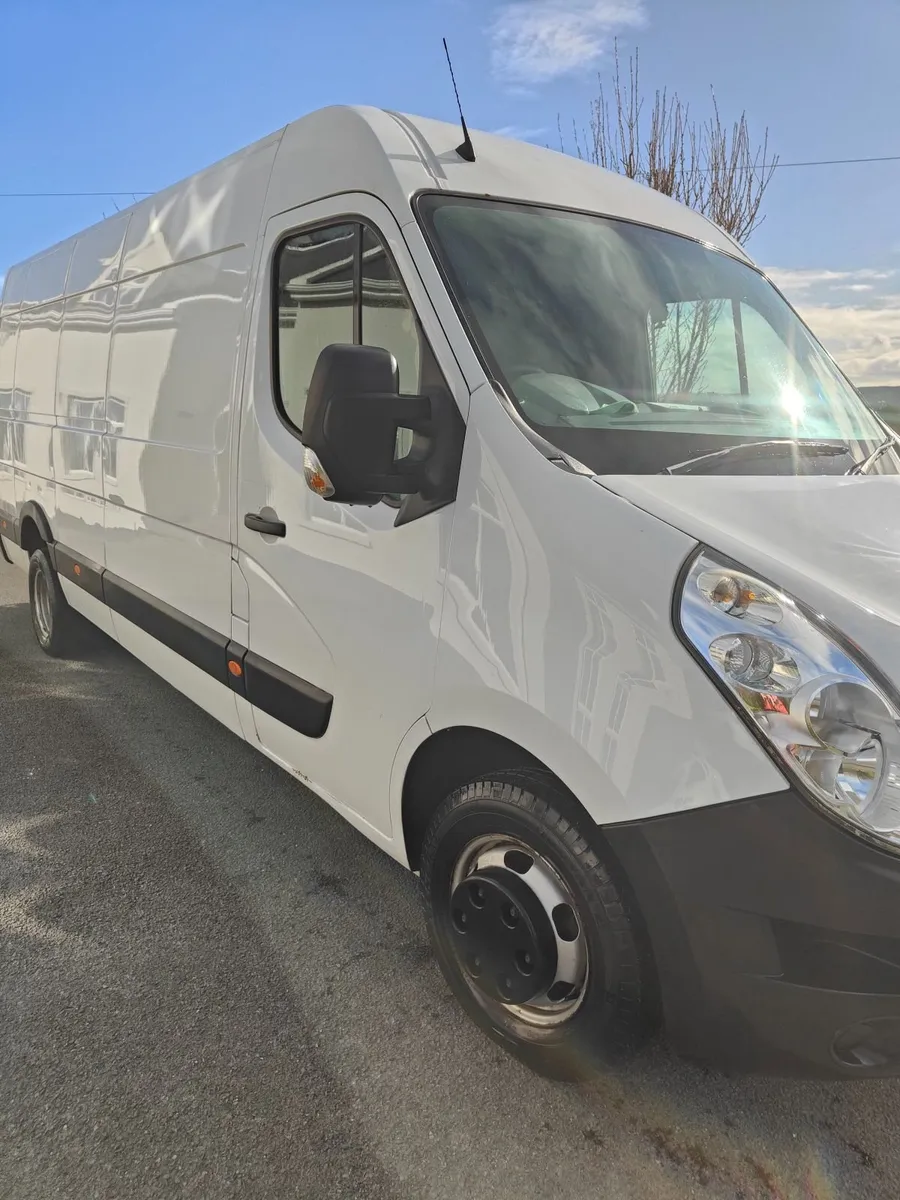 Renault Master 2016 twin  wheel 🎡 - Image 1