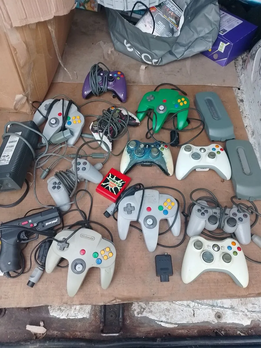 Game controllers - Image 3