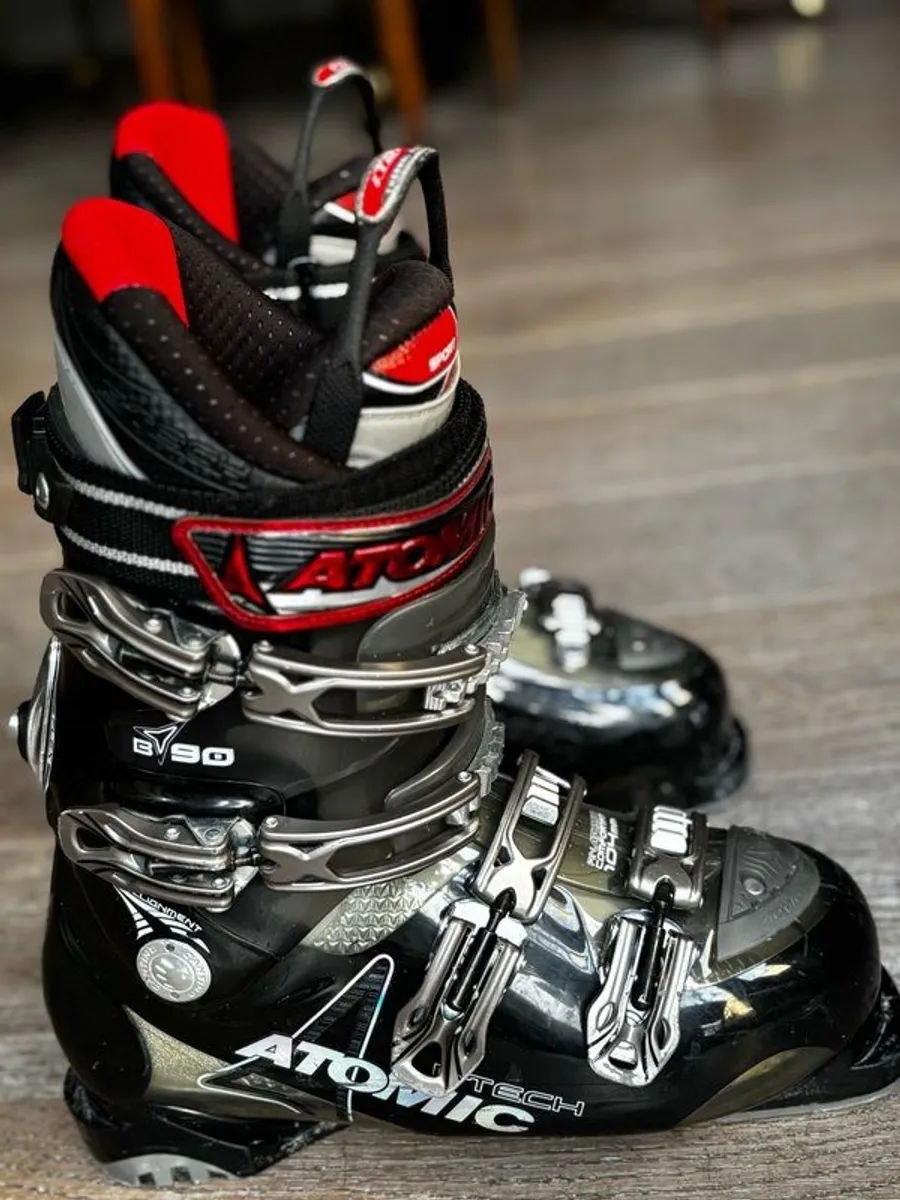 ski boots - Image 1
