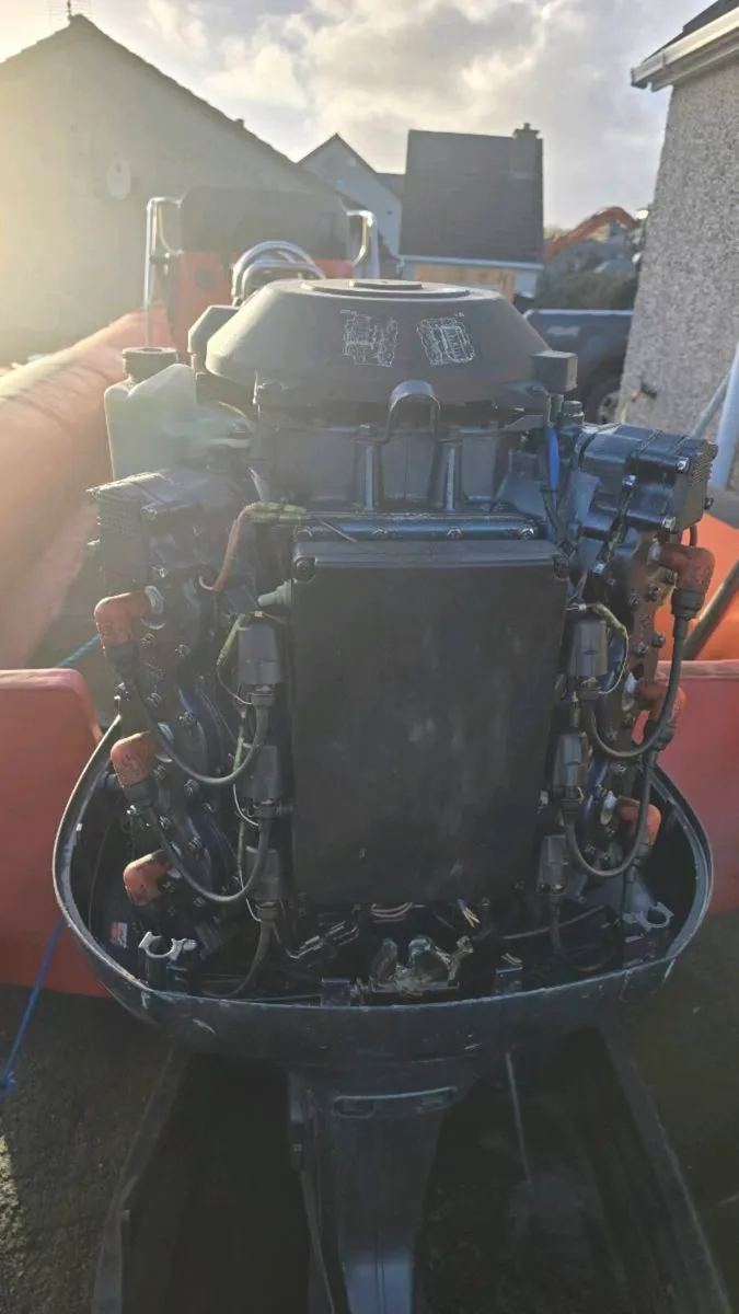 Yamaha 175 V6 2-stroke engine - Image 4