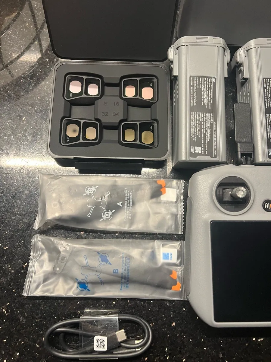 Dji   RC2  controller plus dji air 3 batteries - Image 2