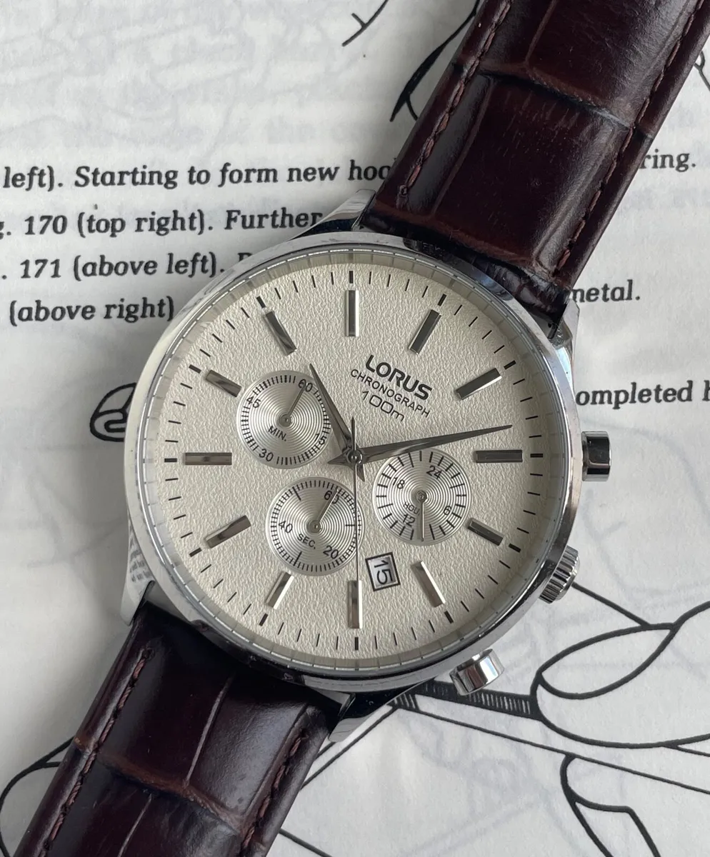 Lorus chronograph watch - Image 1