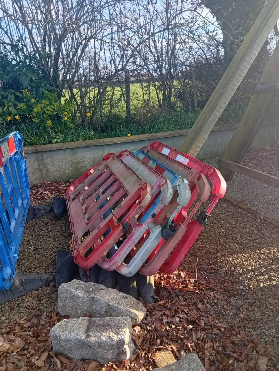 Safety barriers - Image 3