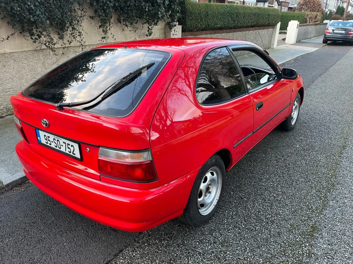 Toyota Corolla van - Image 2