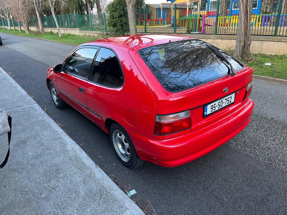 Toyota Corolla van - Image 3