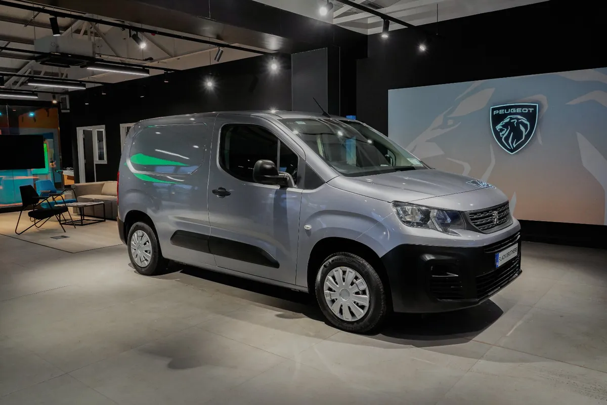 2024 Peugeot Partner 1.5 BlueHDi Manual - Image 2