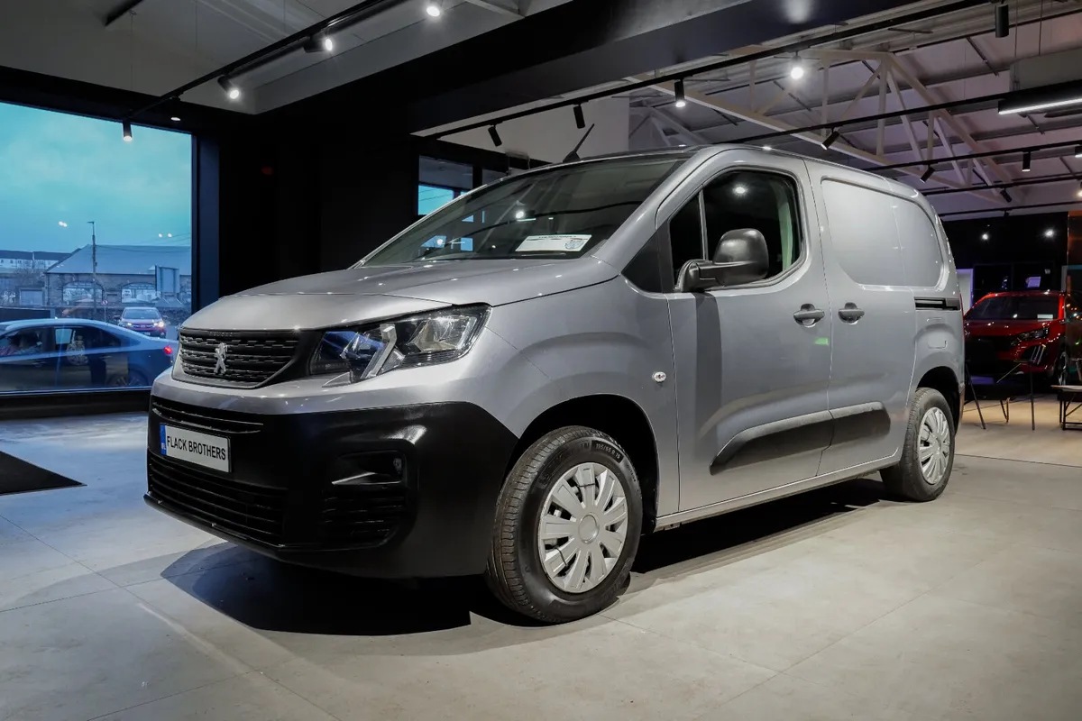 2024 Peugeot Partner 1.5 BlueHDi Manual - Image 4